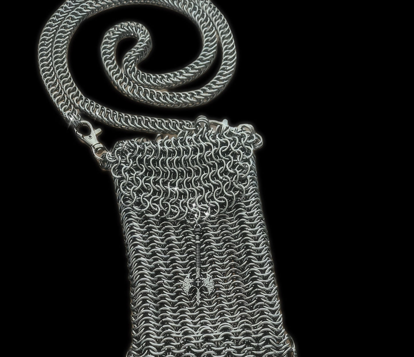 Chainmaille 2 in 1 shoulder purse with flails and axe. Handmade - Chainmail - Bag - Pouch - Mace - Morning star - Aluminum - Stainless steel