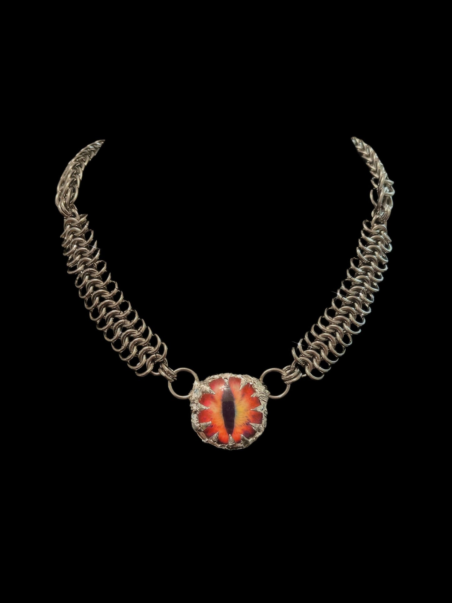 Eye of Sauron chainmaille choker. Stainless steel - Handmade - Chainmail - Jewelry - The Lord of the Rings - Goth - Lead free hand soldered